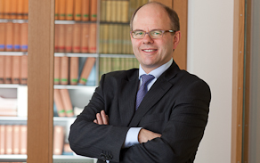 Attorney Dr. Martin Kefferpütz